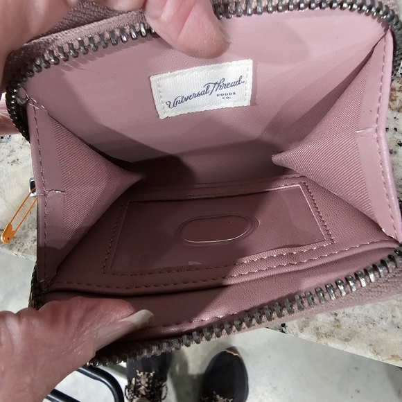 Universal Thread Mini Wallet NWOT - Picture 6 of 6